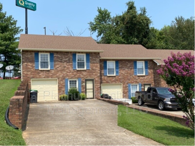 3053 Woody Ln, Clarksville, TN 37043 Townhome Rentals in Clarksville