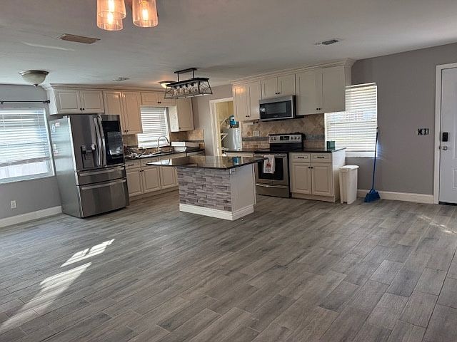 Foto del edificio - 6802 S Hesperides St