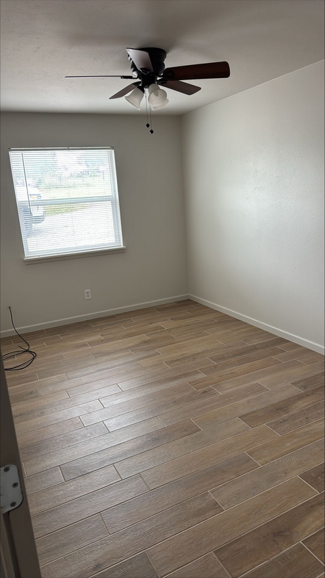 Foto principal - Charming 3-Bedroom Brick Home with Modern ...