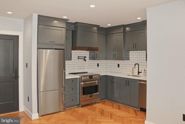 Building Photo - 1643 New Jersey Ave NW