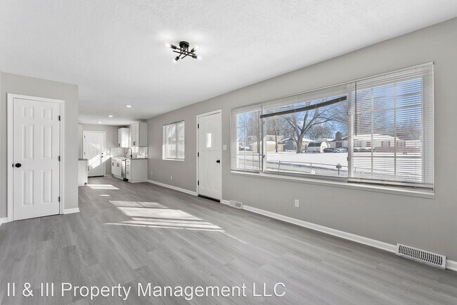 Building Photo - 4 br, 2 bath House - 8012 Riverview Ave