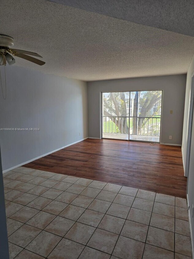 Foto principal - 7910 Colony Cir N