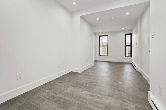 Foto del edificio - 195 Johnson Ave