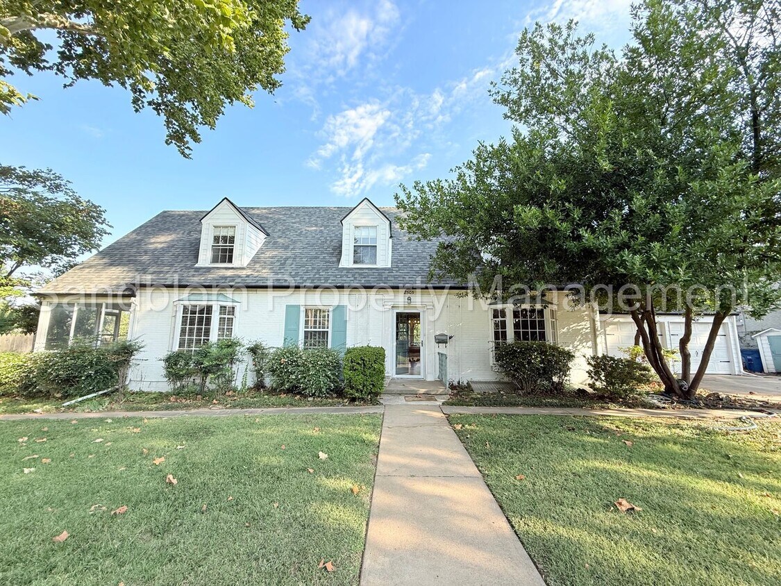 Foto principal - For Lease | Midtown Tulsa | Available Now!