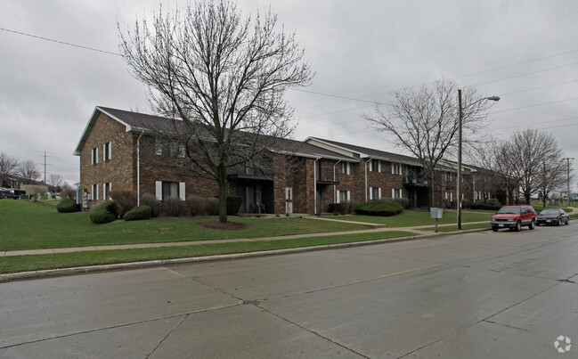 Building Photo - Cranberry Apartments