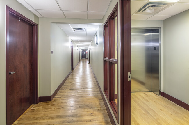 Building Photo - 700 Emerson Ave