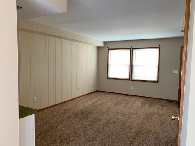 Foto del edificio - 256 Otterbein Drive APt. A