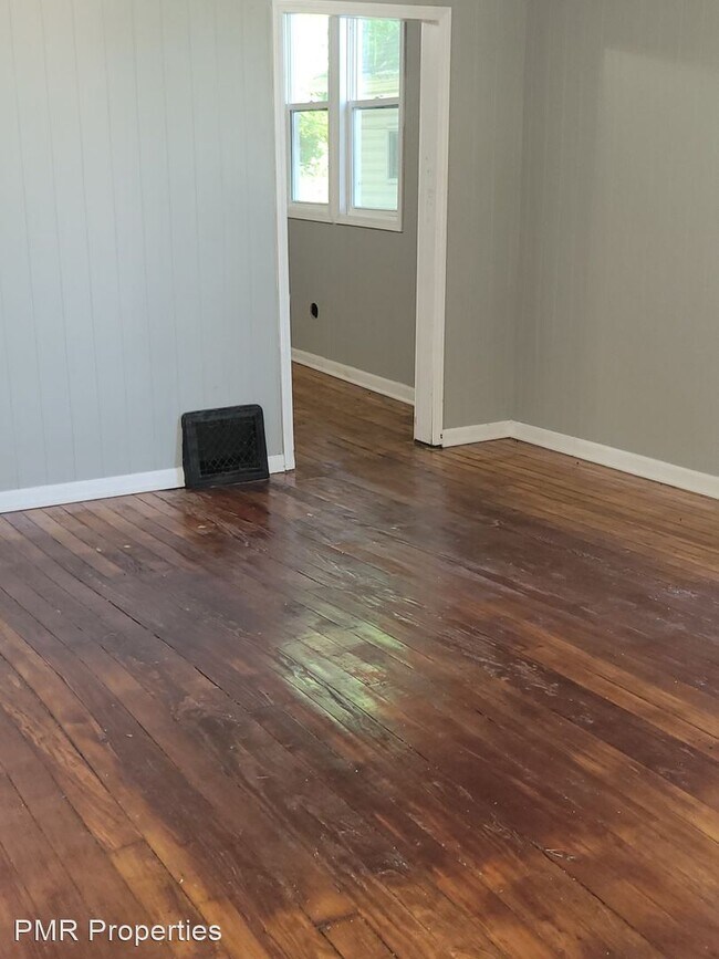 Foto del edificio - 2 br, 1 bath House - 5931 King Hill Avenue