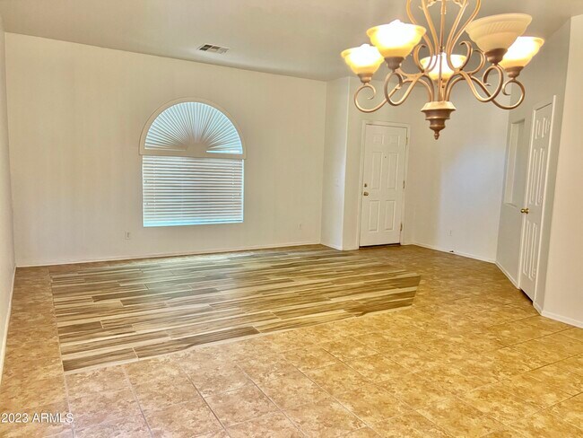Building Photo - 15521 W Ventura St