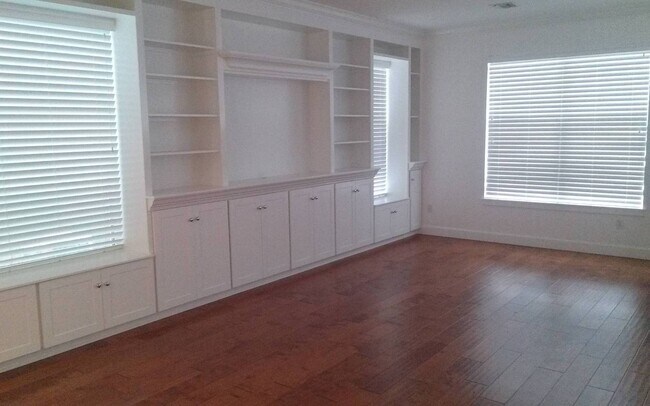 Foto del edificio - 900 SE Creekside Dr