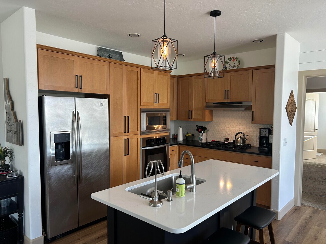 Foto principal - 1278 E Winding Creek Dr