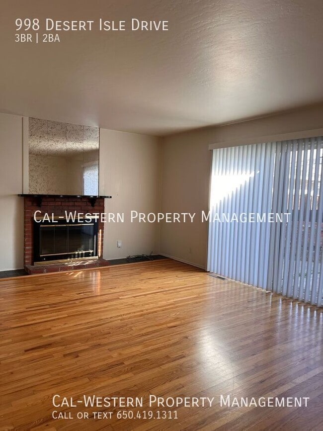 Foto del edificio - 998 Desert Isle Dr