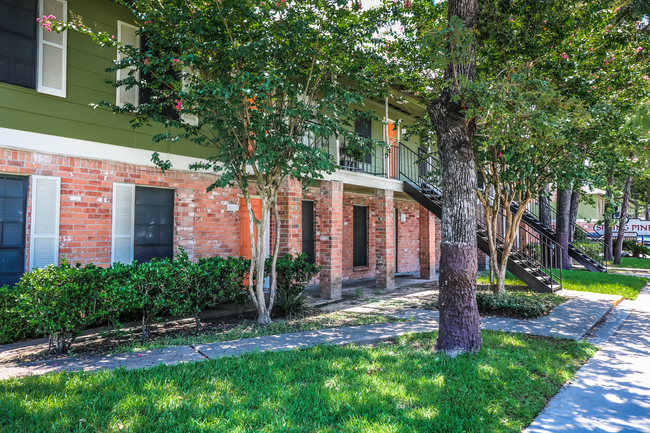 Apartments On Gessner