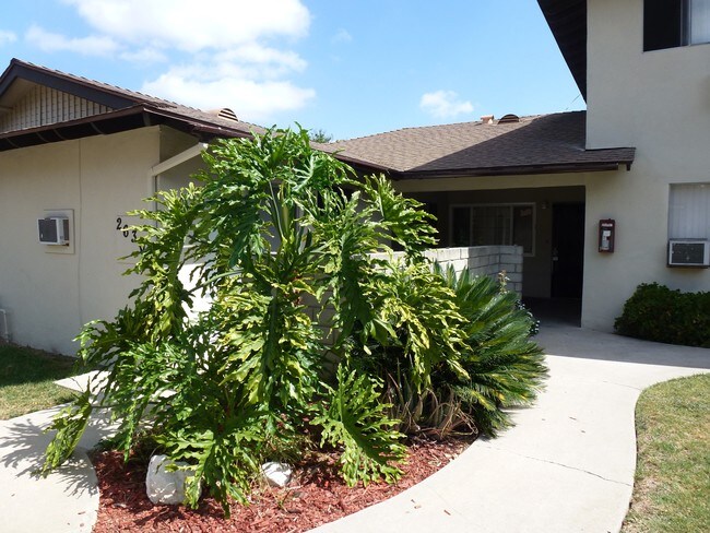 Building Photo - 2624-2630 Milton Ave