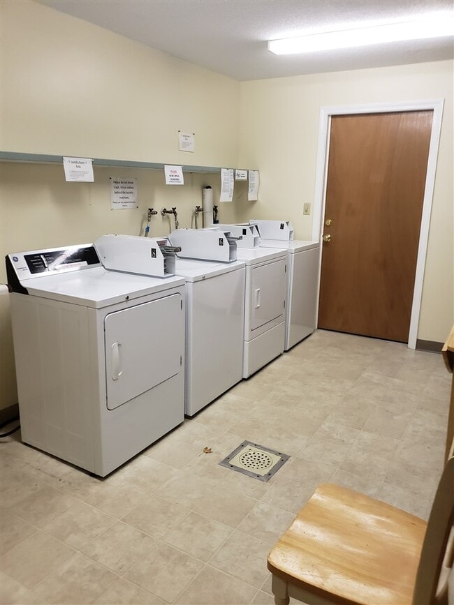 Building Photo - 3 Autumn Leaf Dr