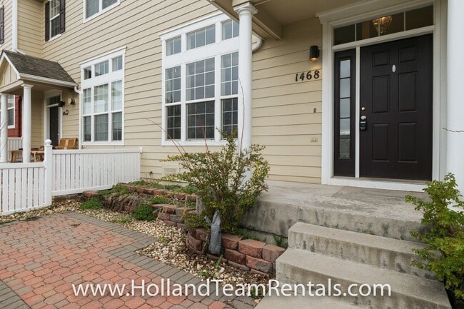 Building Photo - Townhome in Desirable Castle Rock Neighbor...