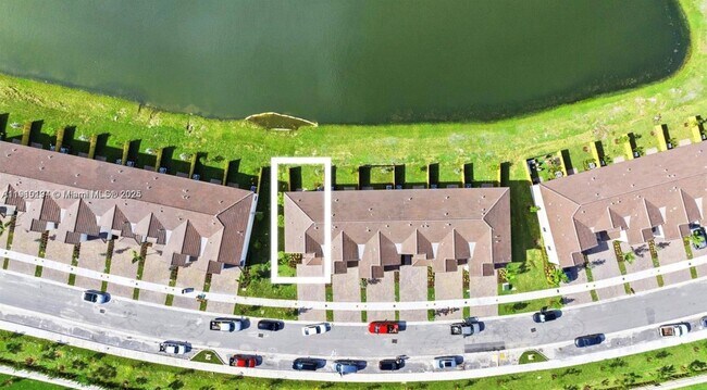 Foto del edificio - 12900 NW 22nd Pl