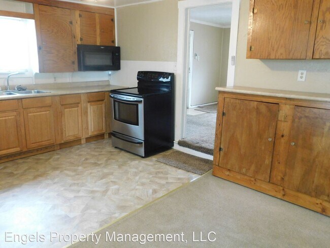 Building Photo - 1 br, 1 bath House - 702 S High St