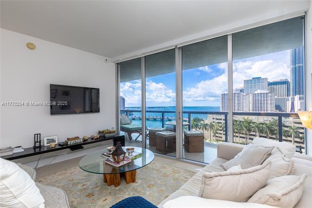 Foto principal - 495 Brickell Ave