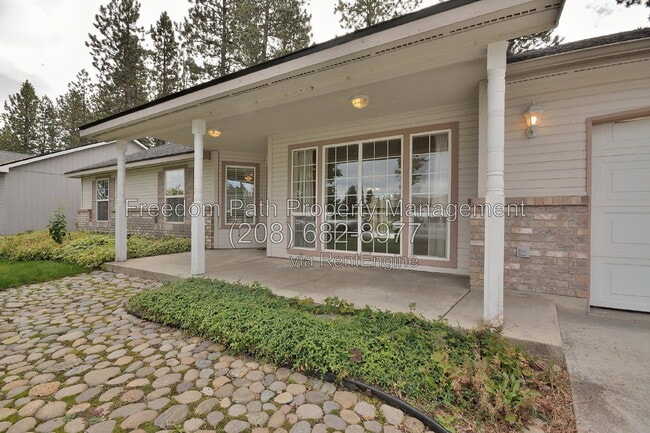 Building Photo - 500 E Sand Wedge Dr