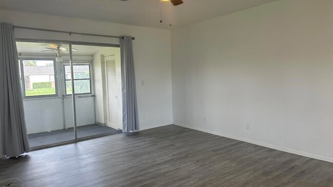 Building Photo - 2723 Dudley Dr W