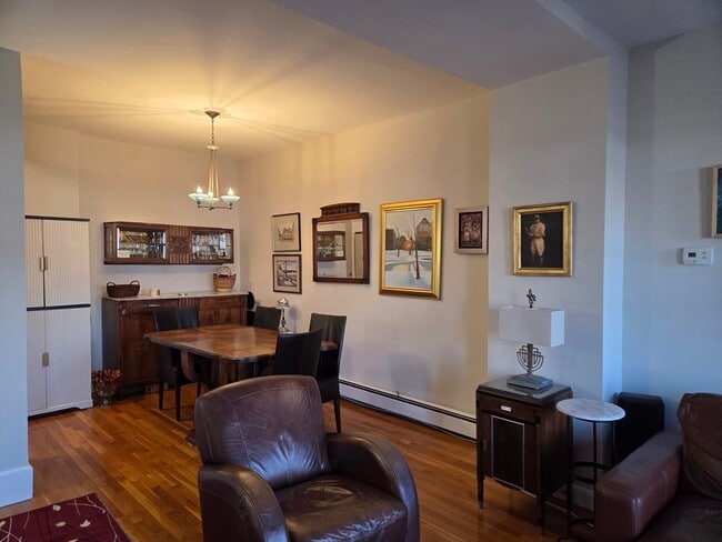 Building Photo - 70 Clarendon St