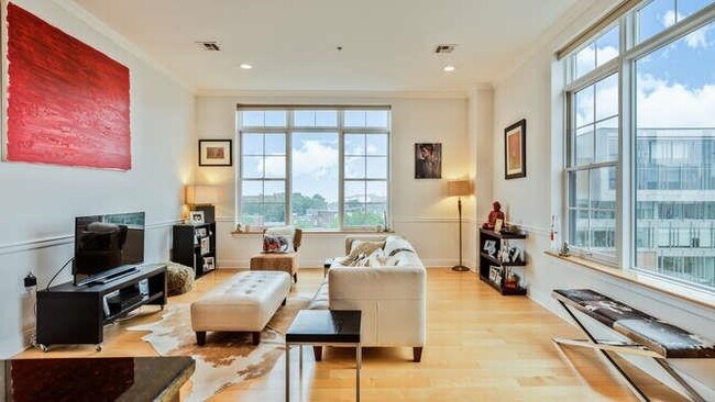 Foto del edificio - 769 Montgomery St