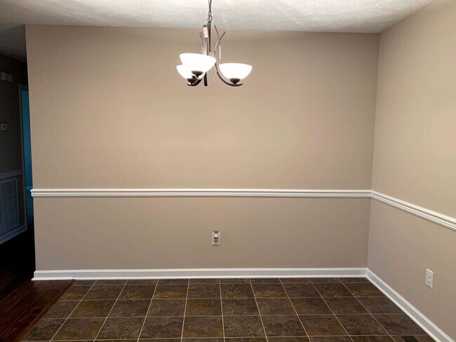 Foto del edificio - Beautiful 3 Bedroom 2 Bathroom Ranch Style Home on Large Lot