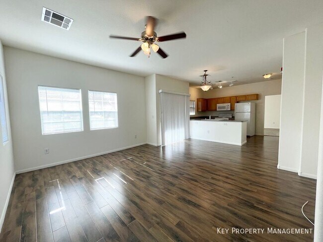 Foto del edificio - 3925 Legend Hills St