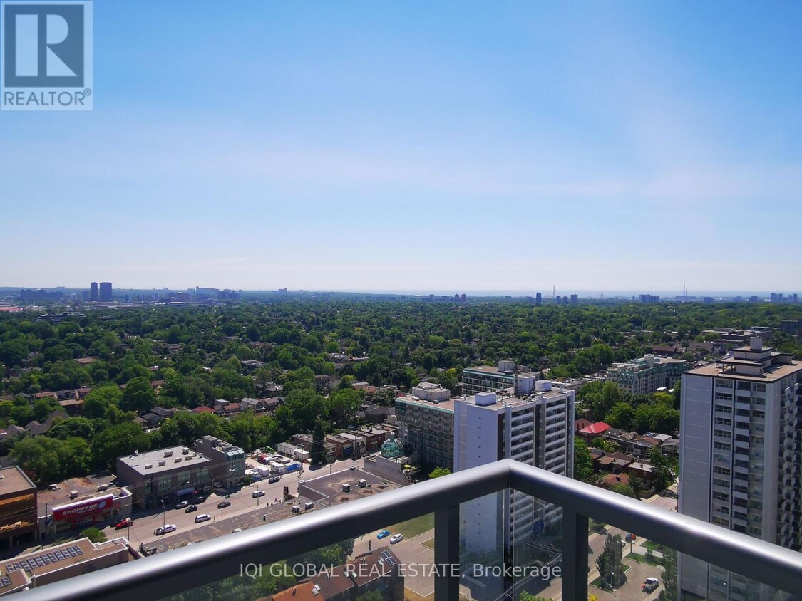 Photo principale - 125-2125 Redpath Ave