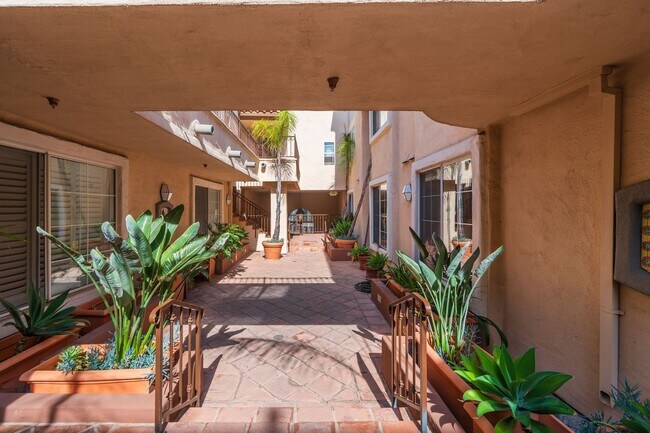 Foto del edificio - Beautiful Westchester Condominium Rental