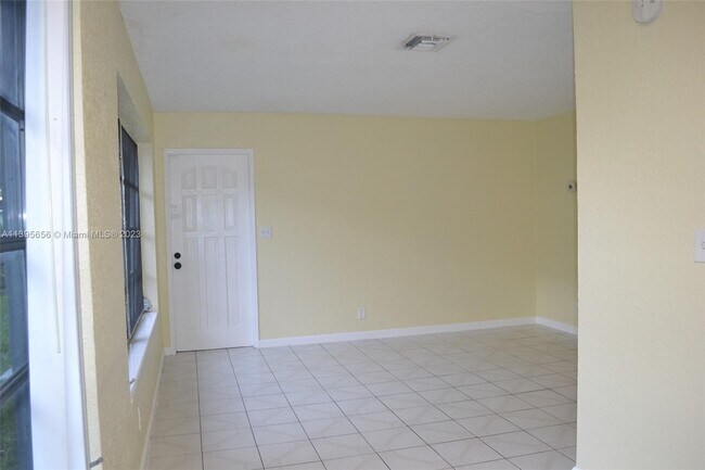 Foto del edificio - 112 SW 19th Ave