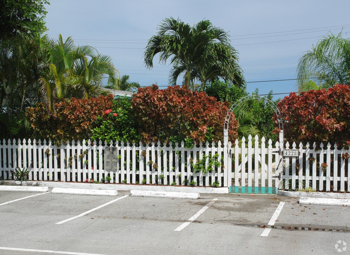 Foto del edificio - 4228 Sea Grape Dr