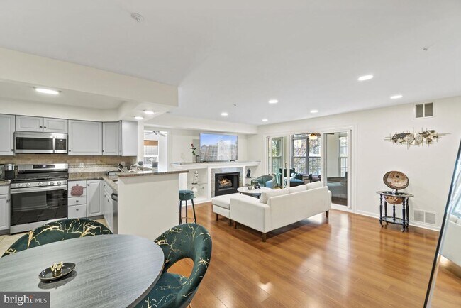 Foto del edificio - 6601 Thackwell Way