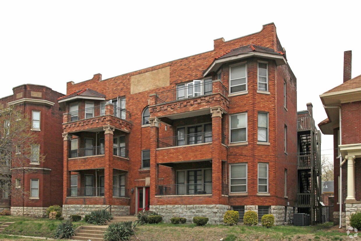 409 Kensington Ct, Louisville, KY 40208 Apartments in Louisville, KY