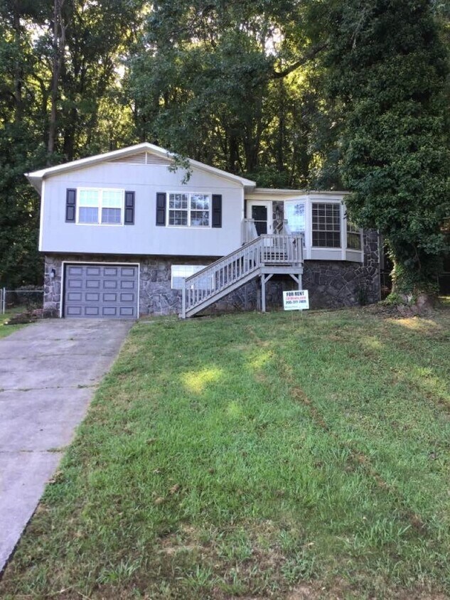 Primary Photo - Newly Remodeled Smart Home. Self-Tour Today!