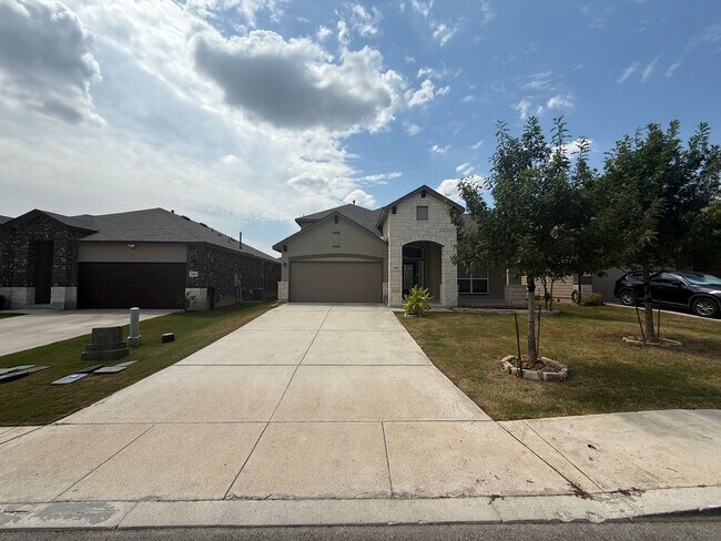 Building Photo - Stunning 4x3 Rental Home in Bulverde, TX!