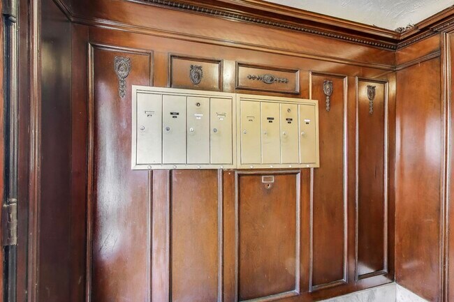Foto del edificio - 5108 S Woodlawn Ave