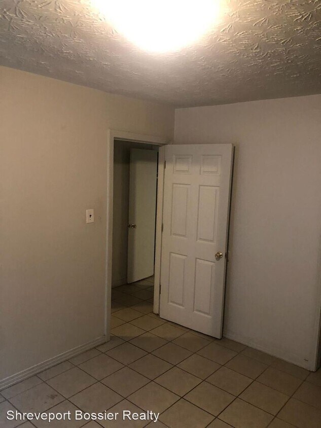 Building Photo - 3 br, 1 bath House - 6308 W Canal