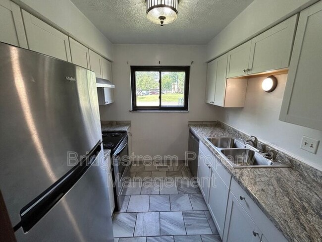 Building Photo - 7734 Betsy Ross Cir