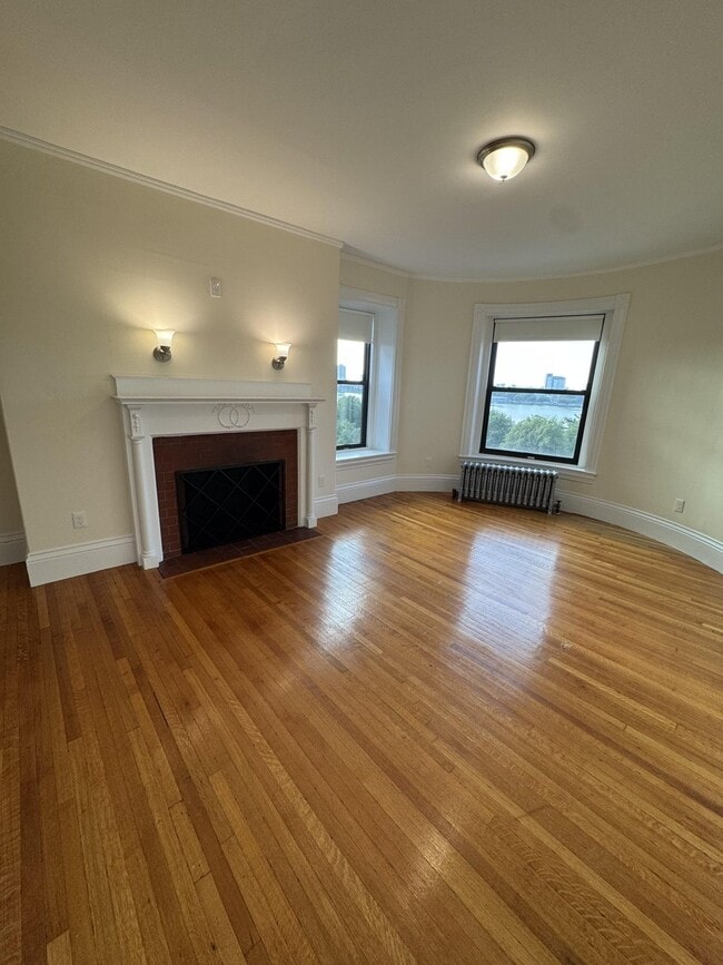 Building Photo - 504 Beacon St