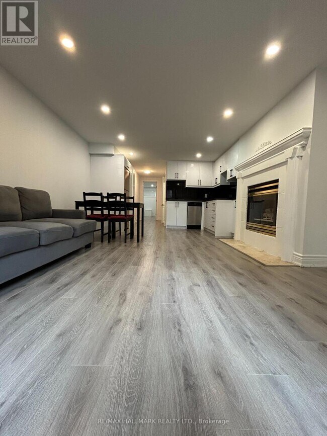 Photo du bâtiment - 214 Altamira Rd