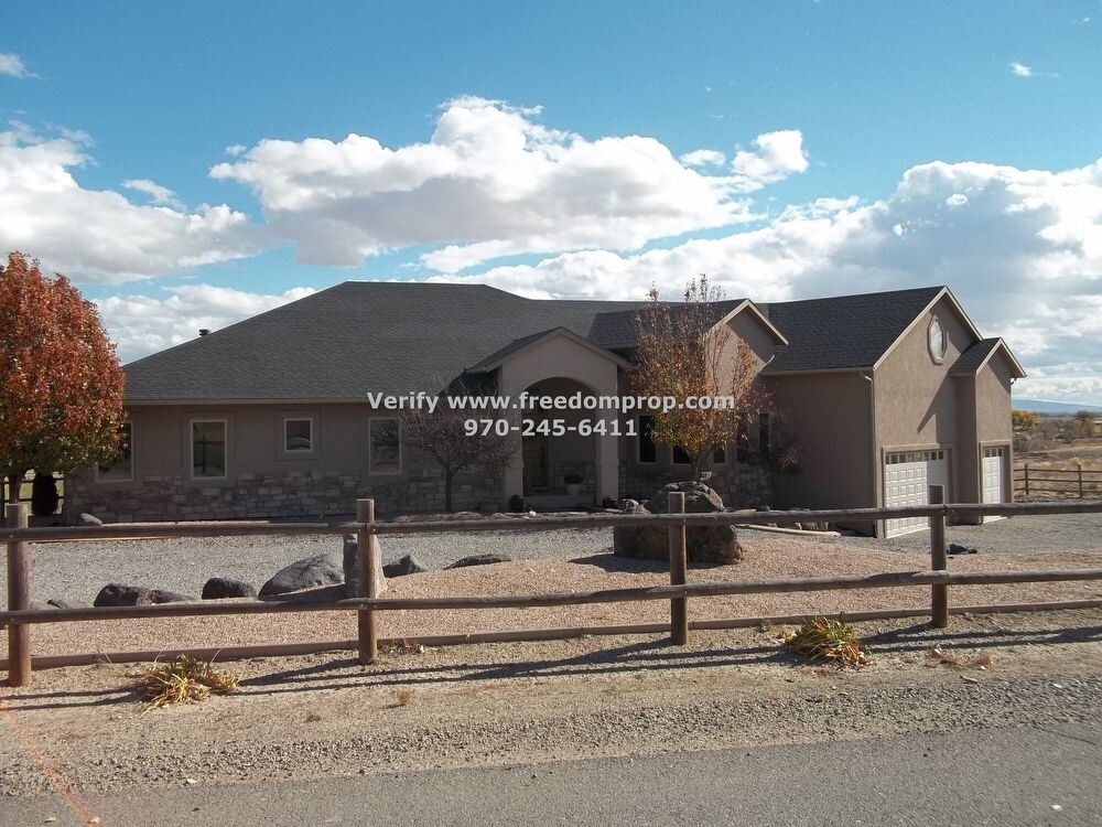 Primary Photo - 1388 Horseshoe Dr