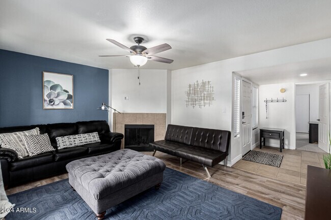 Foto del edificio - 8787 E Mountain View Rd