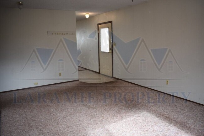 Foto del edificio - 1537 E Person St