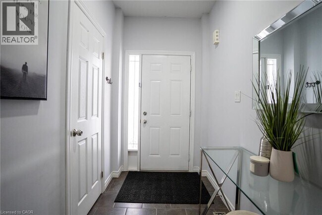 Photo du bâtiment - 9 Hampton Brook Wy