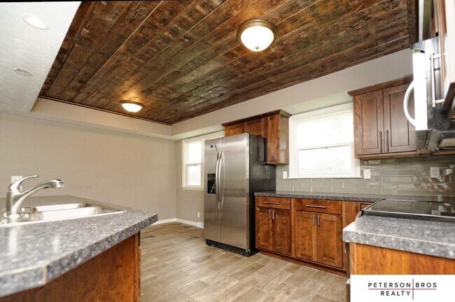 Building Photo - 3109 S 56th St