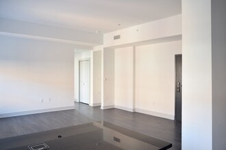 Interior Photo - The Newbern