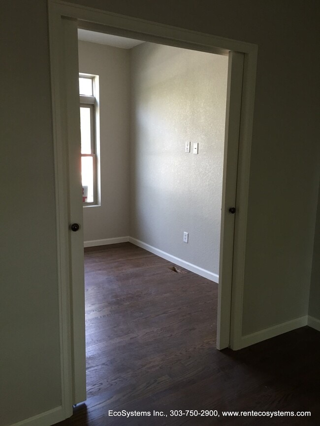 Building Photo - Fabulously Updated 1 Bed/1 Bath Apt in Vic...