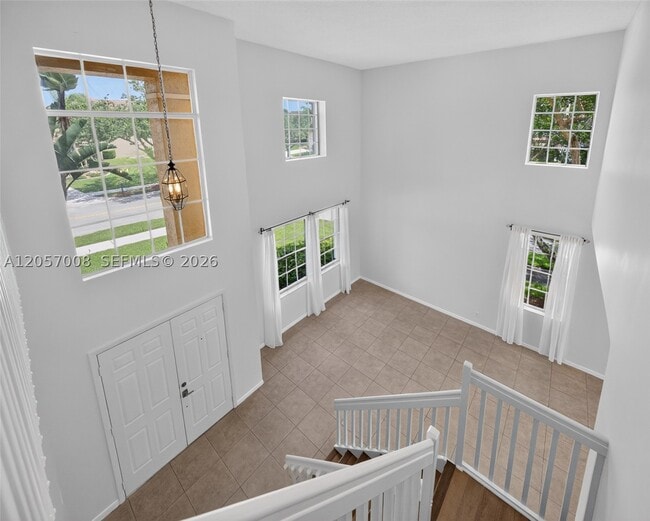 Building Photo - 498 Cambridge Ln